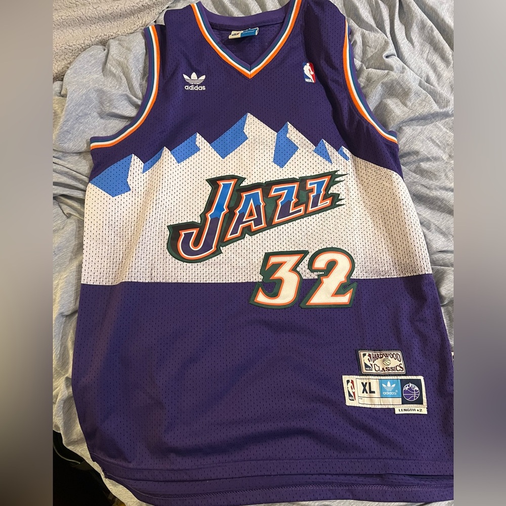 Men’s Utah Jazz Karl Malone jersey size XL